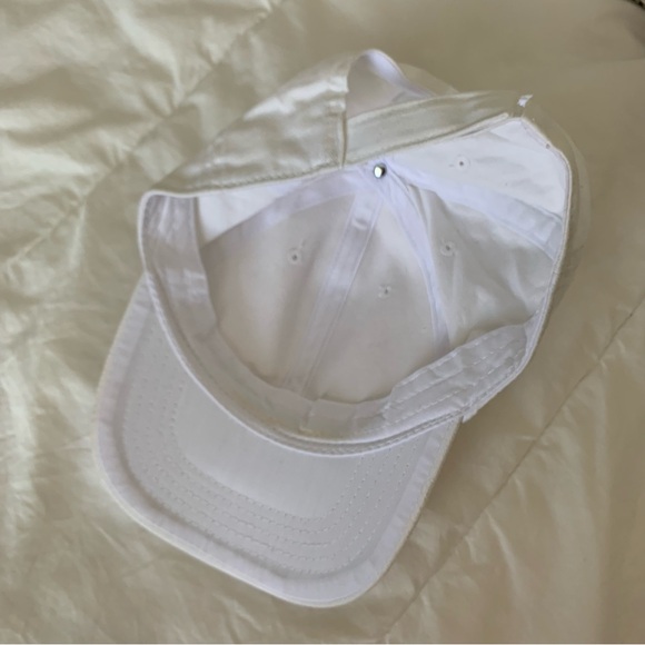White baseball cap with Velcro closure - Picture 4 of 5